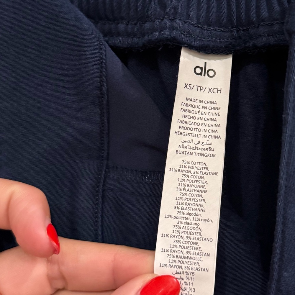 ALO YOGA Navy Wide-Leg Cargo Show Off Trouser Pants - Picture 8 of 8